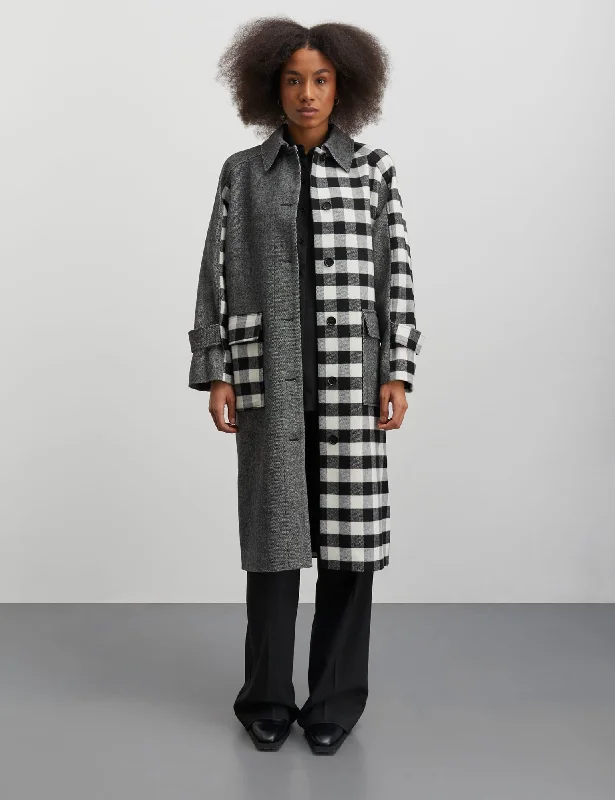 Checkered women's wool coats in a classic pattern for a timeless style Bondu Jami Coat, Black/Arctic Wolf Checkered women's wool coats in a classic pattern for a timeless style Bondu Jami Coat, Black/Arctic Wolf