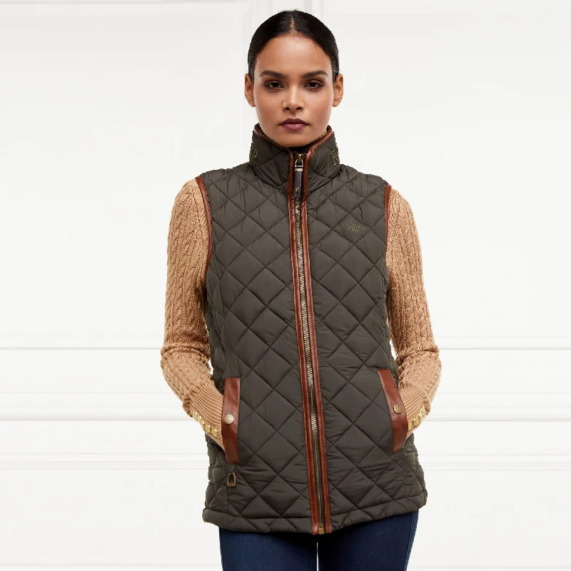 Plus Size Women's Patchwork Waistcoat in Multicolor for a Bohemian and Eclectic Style Holland Cooper Ladies Country Quilted Gilet Plus Size Women's Patchwork Waistcoat in Multicolor for a Bohemian and Eclectic Style Holland Cooper Ladies Country Quilted Gilet