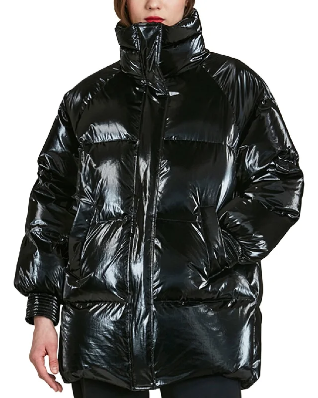 down coat for winter photographers with camera - friendly pockets Nicole Benisti Sky Down Jacket down coat for winter photographers with camera - friendly pockets Nicole Benisti Sky Down Jacket
