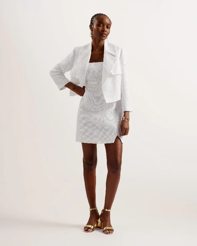 Long women's mac coats in a lightweight fabric for spring showers Shiroi Cropped Woven Tailored Jacket White Long women's mac coats in a lightweight fabric for spring showers Shiroi Cropped Woven Tailored Jacket White