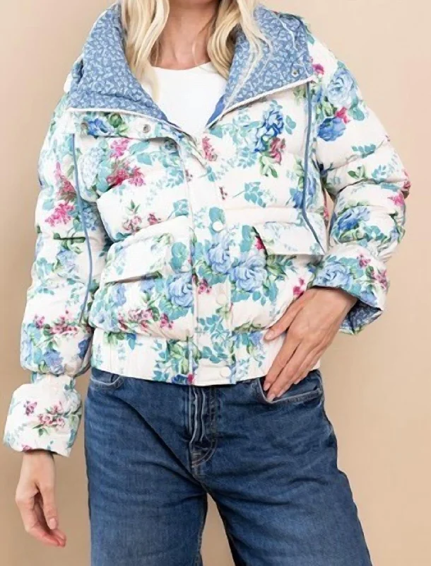 down coat for winter tourists in cold destinations​ White/blue Floral Puffer