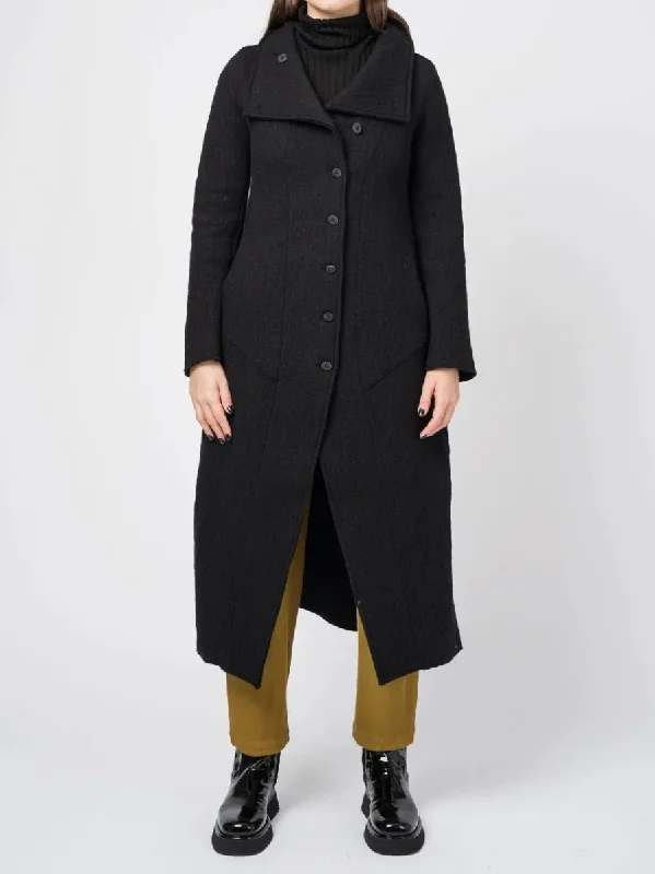 Women's quilted puffer jackets in a cropped silhouette for a modern twist  COAT