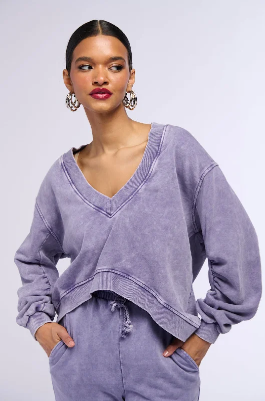 Women's oversized cropped hoodie with drawstrings for a trendy look LYRA MINERAL WASHED DEEP V SWEATSHIRT Women's oversized cropped hoodie with drawstrings for a trendy look LYRA MINERAL WASHED DEEP V SWEATSHIRT