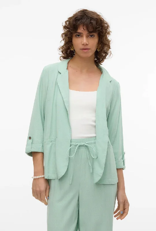 Women's Peplum Blazers in Emerald Green for a Stylish Work Attire VERO MODA JESMILO 3/4 LOOSE BLAZER Women's Peplum Blazers in Emerald Green for a Stylish Work Attire VERO MODA JESMILO 3/4 LOOSE BLAZER