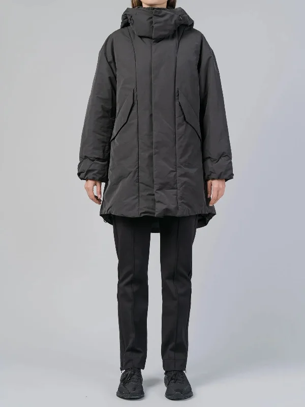 Women's military - style jackets with epaulets for a tough and fashionable appearance PARKA Women's military - style jackets with epaulets for a tough and fashionable appearance PARKA