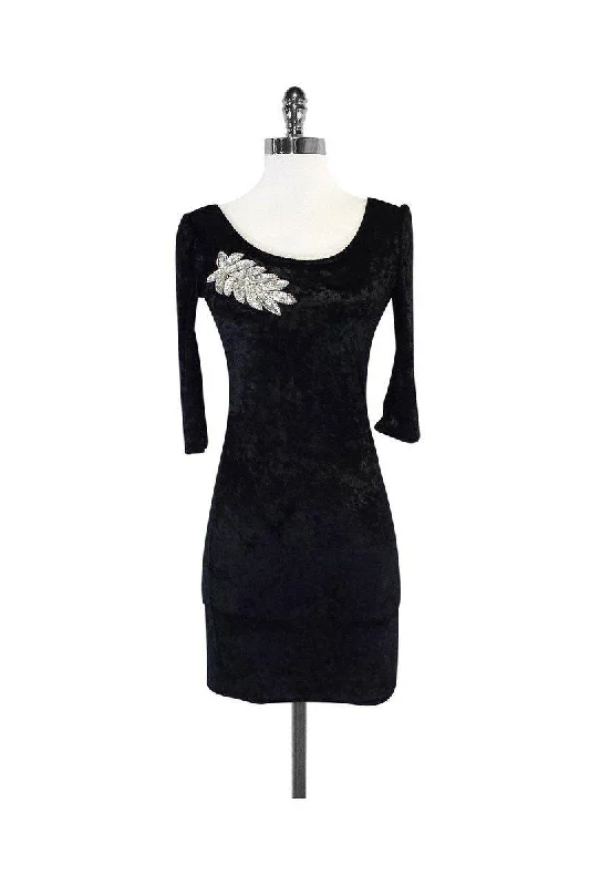 Mini Women Dress with a Short Hem for a Young and Trendy Style Mini Women Dress with a Short Hem for a Young and Trendy Style Alice Temperley - Black Velour Bodycon Long Sleeve Dress Sz S Mini Women Dress with a Short Hem for a Young and Trendy Style Mini Women Dress with a Short Hem for a Young and Trendy Style Alice Temperley - Black Velour Bodycon Long Sleeve Dress Sz S