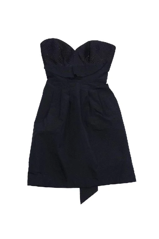 Off - the - Shoulder Women Dress for a Romantic and Feminine Look Off - the - Shoulder Women Dress for a Romantic and Feminine Look BCBG - Black Strapless Sweetheart Dress Sz 4 Off - the - Shoulder Women Dress for a Romantic and Feminine Look Off - the - Shoulder Women Dress for a Romantic and Feminine Look BCBG - Black Strapless Sweetheart Dress Sz 4