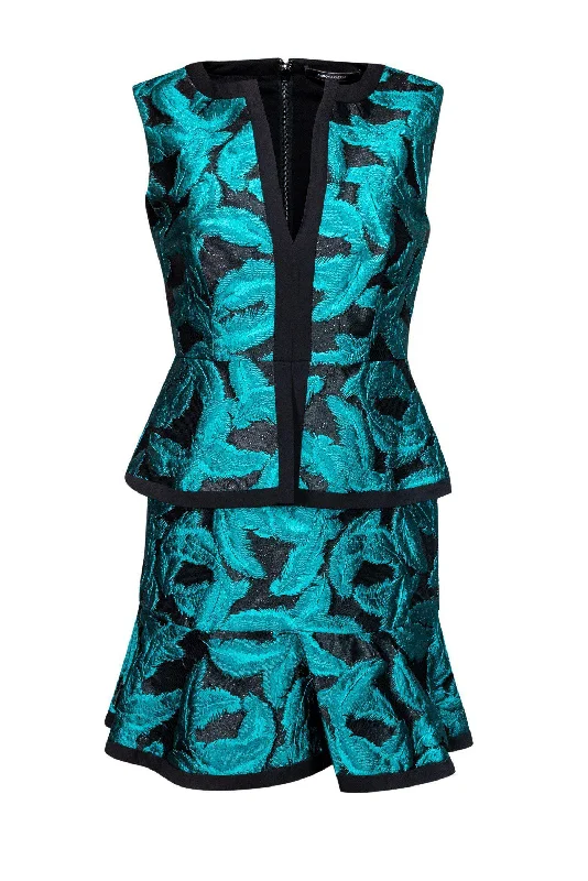 Long - Sleeve Women Dress in Velvet for a Luxurious Winter Look Long - Sleeve Women Dress in Velvet for a Luxurious Winter Look BCBG Max Azria - Teal Feather Suni Dress Sz 2 Long - Sleeve Women Dress in Velvet for a Luxurious Winter Look Long - Sleeve Women Dress in Velvet for a Luxurious Winter Look BCBG Max Azria - Teal Feather Suni Dress Sz 2