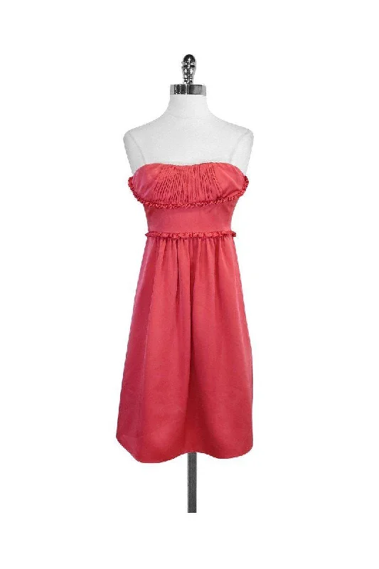 Pleated Women Dress with a Timeless and Elegant Texture Pleated Women Dress with a Timeless and Elegant Texture BCBG - Pink Silk Strapless Dress Sz 2 Pleated Women Dress with a Timeless and Elegant Texture Pleated Women Dress with a Timeless and Elegant Texture BCBG - Pink Silk Strapless Dress Sz 2