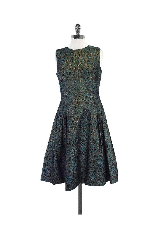 Strapless Women Dress with a Built - in Bra for Comfort and Support Strapless Women Dress with a Built - in Bra for Comfort and Support Carmen Marc Valvo - Teal & Gold Brocade Sleeveless Dress Sz 6 Strapless Women Dress with a Built - in Bra for Comfort and Support Strapless Women Dress with a Built - in Bra for Comfort and Support Carmen Marc Valvo - Teal & Gold Brocade Sleeveless Dress Sz 6