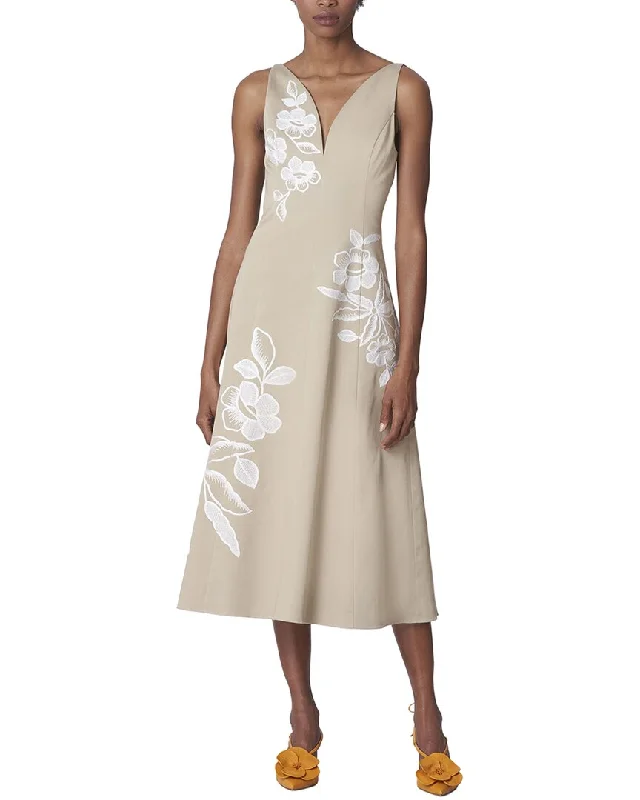 Long - Sleeve Women Dress in Velvet for a Luxurious Winter Look Long - Sleeve Women Dress in Velvet for a Luxurious Winter Look Carolina Herrera Embroidered V-Neck Midi Dress Long - Sleeve Women Dress in Velvet for a Luxurious Winter Look Long - Sleeve Women Dress in Velvet for a Luxurious Winter Look Carolina Herrera Embroidered V-Neck Midi Dress