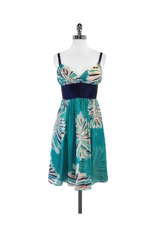 Strapless Women Dress with a Built - in Bra for Comfort and Support Strapless Women Dress with a Built - in Bra for Comfort and Support Catherine Malandrino - Teal Large Floral Print Dress Sz 6 Strapless Women Dress with a Built - in Bra for Comfort and Support Strapless Women Dress with a Built - in Bra for Comfort and Support Catherine Malandrino - Teal Large Floral Print Dress Sz 6