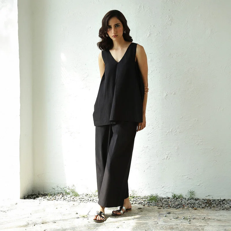 Pleated Women Dress with a Timeless and Elegant Texture Pleated Women Dress with a Timeless and Elegant Texture Cotton Poplin Co Ord Set for Women | Black Pleated Women Dress with a Timeless and Elegant Texture Pleated Women Dress with a Timeless and Elegant Texture Cotton Poplin Co Ord Set for Women | Black
