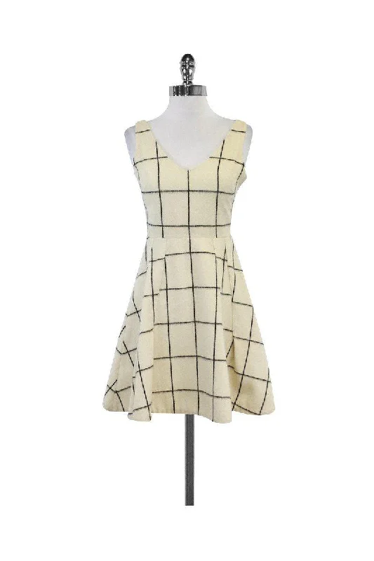 Ruffled Women Dress with Multiple Layers for a Playful and Girly Style Ruffled Women Dress with Multiple Layers for a Playful and Girly Style Creatures of Comfort - Cream & Grey Geo Print Dress Sz S Ruffled Women Dress with Multiple Layers for a Playful and Girly Style Ruffled Women Dress with Multiple Layers for a Playful and Girly Style Creatures of Comfort - Cream & Grey Geo Print Dress Sz S