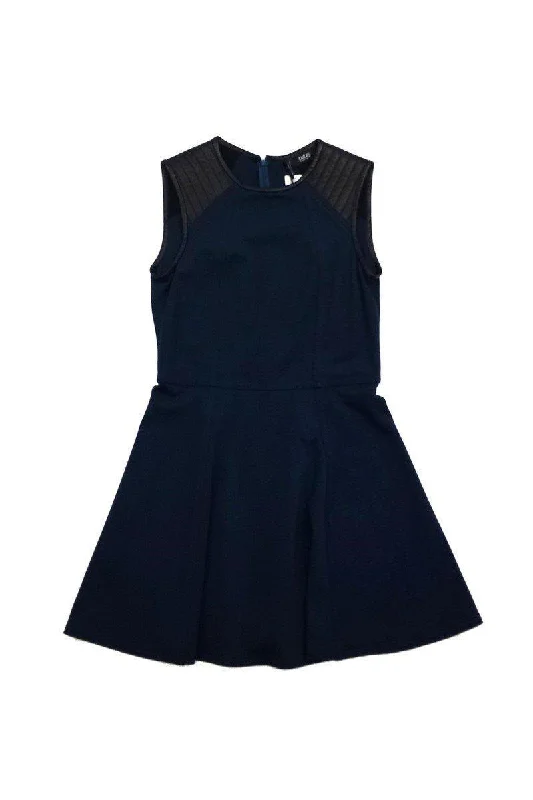 Mini Women Dress with a Short Hem for a Young and Trendy Style Mini Women Dress with a Short Hem for a Young and Trendy Style Cut 25 by Yigal Azrouel - Blue & Black Sleeveless Flared Dress Sz 10 Mini Women Dress with a Short Hem for a Young and Trendy Style Mini Women Dress with a Short Hem for a Young and Trendy Style Cut 25 by Yigal Azrouel - Blue & Black Sleeveless Flared Dress Sz 10
