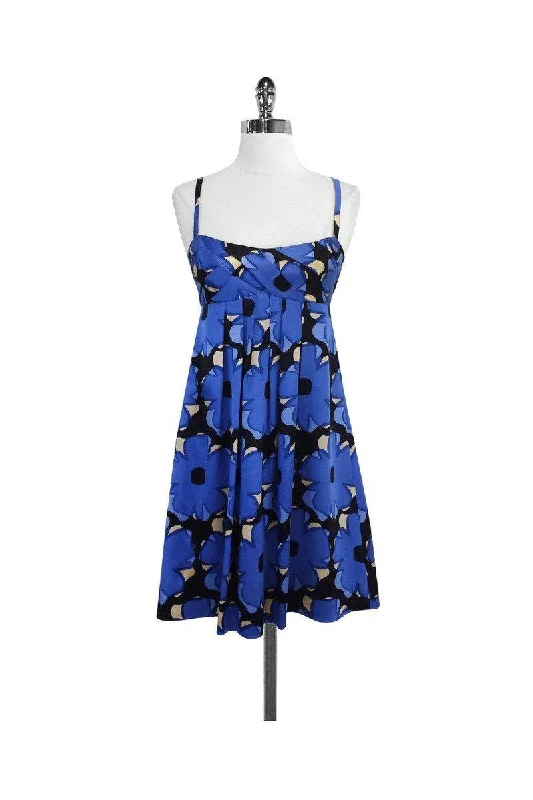 Maxi Women Dress with Floral Print for a Bohemian Vibe Maxi Women Dress with Floral Print for a Bohemian Vibe Cynthia Steffe - Blue & Black Floral Print Silk Dress Sz 0 Maxi Women Dress with Floral Print for a Bohemian Vibe Maxi Women Dress with Floral Print for a Bohemian Vibe Cynthia Steffe - Blue & Black Floral Print Silk Dress Sz 0