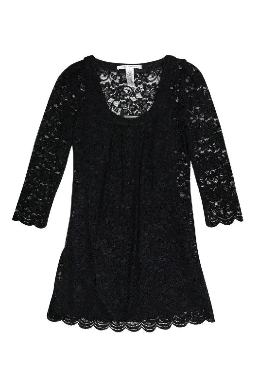Printed Abstract Women Dress for a Modern and Artistic Appeal Printed Abstract Women Dress for a Modern and Artistic Appeal Diane von Furstenberg - Black Lace Dress Sz 2 Printed Abstract Women Dress for a Modern and Artistic Appeal Printed Abstract Women Dress for a Modern and Artistic Appeal Diane von Furstenberg - Black Lace Dress Sz 2