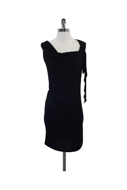Ruffled Women Dress with Multiple Layers for a Playful and Girly Style Ruffled Women Dress with Multiple Layers for a Playful and Girly Style Diane von Furstenberg - Black Sleeveless Dress Sz 0 Ruffled Women Dress with Multiple Layers for a Playful and Girly Style Ruffled Women Dress with Multiple Layers for a Playful and Girly Style Diane von Furstenberg - Black Sleeveless Dress Sz 0