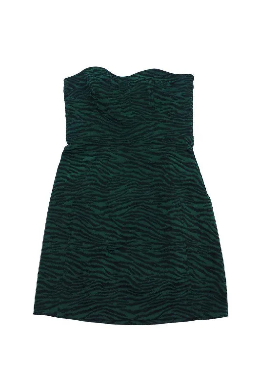 Little Black Women Dress with Sequins for a Glamorous Night Out Little Black Women Dress with Sequins for a Glamorous Night Out Diane von Furstenberg - Green & Black Animal Print Dress Sz 6 Little Black Women Dress with Sequins for a Glamorous Night Out Little Black Women Dress with Sequins for a Glamorous Night Out Diane von Furstenberg - Green & Black Animal Print Dress Sz 6
