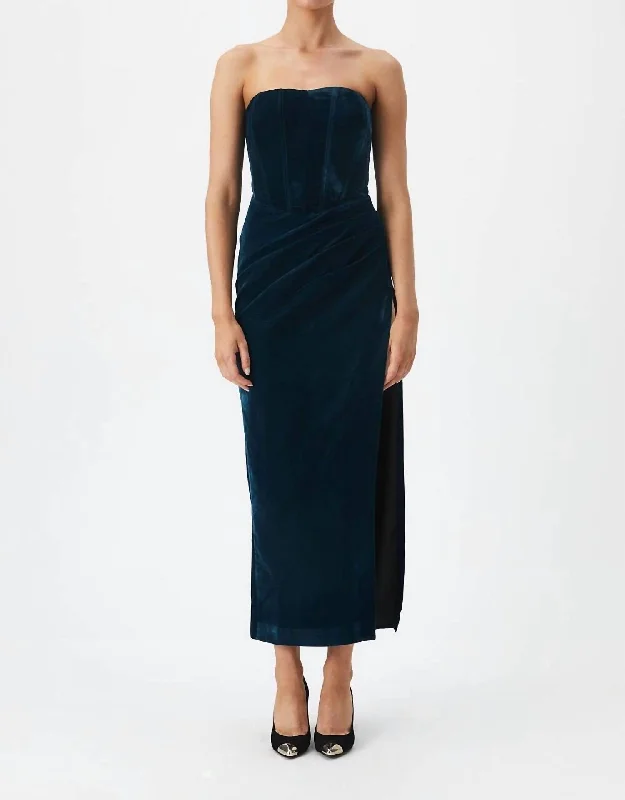 Maxi Women Dress with Floral Print for a Bohemian Vibe Maxi Women Dress with Floral Print for a Bohemian Vibe Everlasting Velour Midi Dress In Navy Maxi Women Dress with Floral Print for a Bohemian Vibe Maxi Women Dress with Floral Print for a Bohemian Vibe Everlasting Velour Midi Dress In Navy