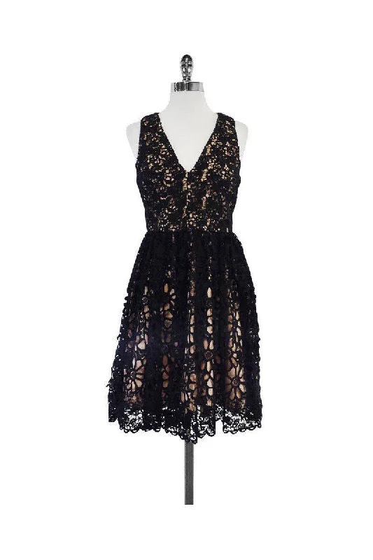 Long - Sleeve Women Dress in Velvet for a Luxurious Winter Look Long - Sleeve Women Dress in Velvet for a Luxurious Winter Look French Connection - Black & Nude Lace Dress Sz 4 Long - Sleeve Women Dress in Velvet for a Luxurious Winter Look Long - Sleeve Women Dress in Velvet for a Luxurious Winter Look French Connection - Black & Nude Lace Dress Sz 4