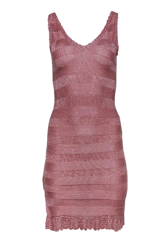 Empire Waist Women Dress to Accentuate the Bust and Conceal the Waist Empire Waist Women Dress to Accentuate the Bust and Conceal the Waist Hernan Zajar - Pink Sleeveless Knit Dress Sz XS Empire Waist Women Dress to Accentuate the Bust and Conceal the Waist Empire Waist Women Dress to Accentuate the Bust and Conceal the Waist Hernan Zajar - Pink Sleeveless Knit Dress Sz XS