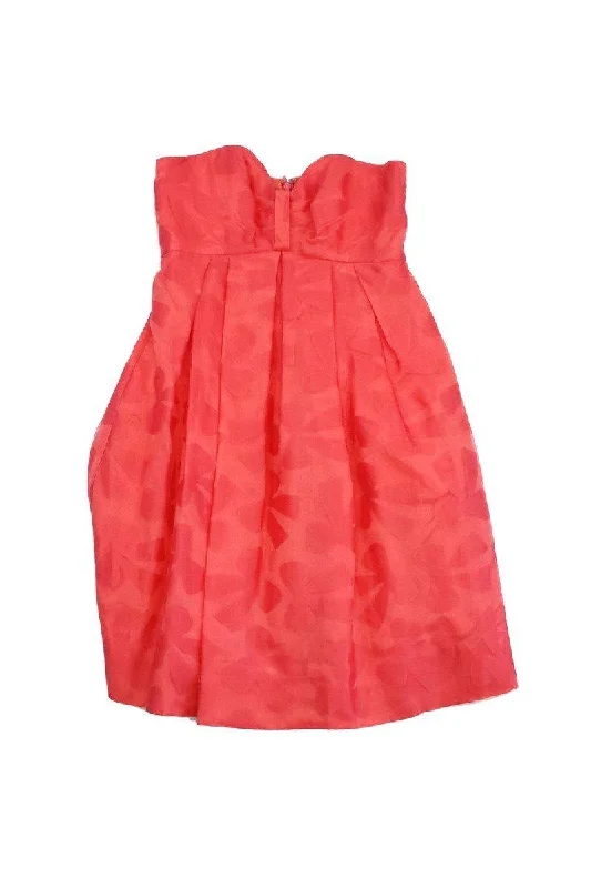 Off - the - Shoulder Women Dress for a Romantic and Feminine Look Off - the - Shoulder Women Dress for a Romantic and Feminine Look Jill Stuart - Bright Coral Bow Print Strapless Dress Sz 2 Off - the - Shoulder Women Dress for a Romantic and Feminine Look Off - the - Shoulder Women Dress for a Romantic and Feminine Look Jill Stuart - Bright Coral Bow Print Strapless Dress Sz 2