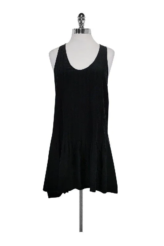 Empire Waist Women Dress to Accentuate the Bust and Conceal the Waist Empire Waist Women Dress to Accentuate the Bust and Conceal the Waist Joie - Black Sleeveless Dress Sz XS Empire Waist Women Dress to Accentuate the Bust and Conceal the Waist Empire Waist Women Dress to Accentuate the Bust and Conceal the Waist Joie - Black Sleeveless Dress Sz XS