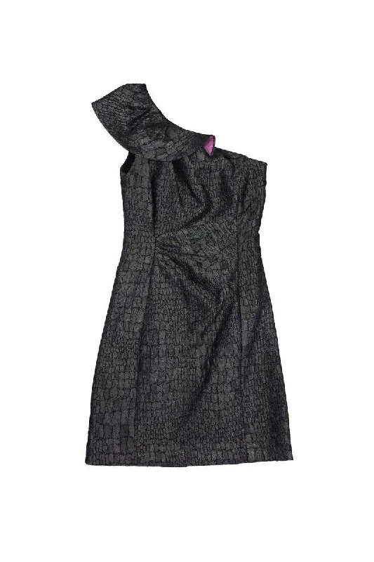 Halter Neck Women Dress to Show Off the Shoulders and Neckline Halter Neck Women Dress to Show Off the Shoulders and Neckline Kay Unger - Silver Reptile Print One Shoulder Dress Sz 6