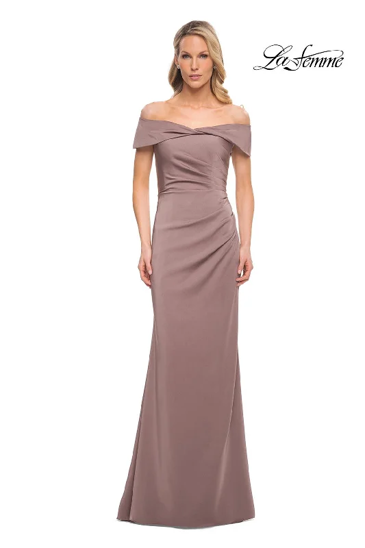 Mini Women Dress with a Short Hem for a Young and Trendy Style Mini Women Dress with a Short Hem for a Young and Trendy Style La Femme 30397 Mini Women Dress with a Short Hem for a Young and Trendy Style Mini Women Dress with a Short Hem for a Young and Trendy Style La Femme 30397