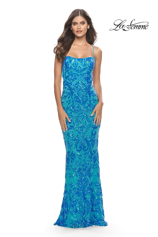 Long - Sleeve Women Dress in Velvet for a Luxurious Winter Look Long - Sleeve Women Dress in Velvet for a Luxurious Winter Look La Femme 31521 Long - Sleeve Women Dress in Velvet for a Luxurious Winter Look Long - Sleeve Women Dress in Velvet for a Luxurious Winter Look La Femme 31521