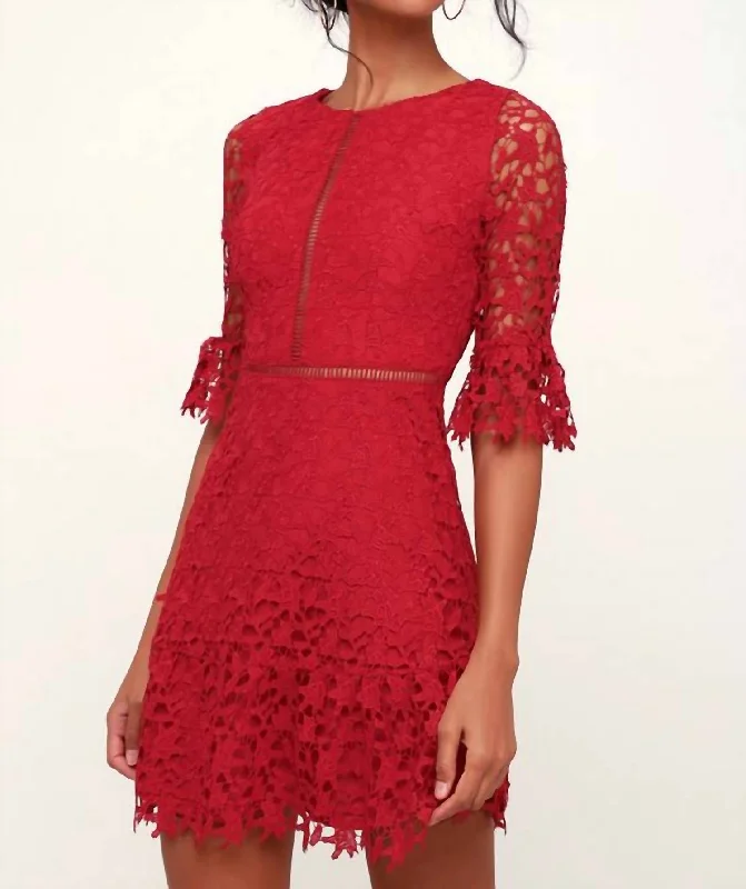 Halter Neck Women Dress to Show Off the Shoulders and Neckline Halter Neck Women Dress to Show Off the Shoulders and Neckline Lace A-Line Dress In Wine Red Halter Neck Women Dress to Show Off the Shoulders and Neckline Halter Neck Women Dress to Show Off the Shoulders and Neckline Lace A-Line Dress In Wine Red