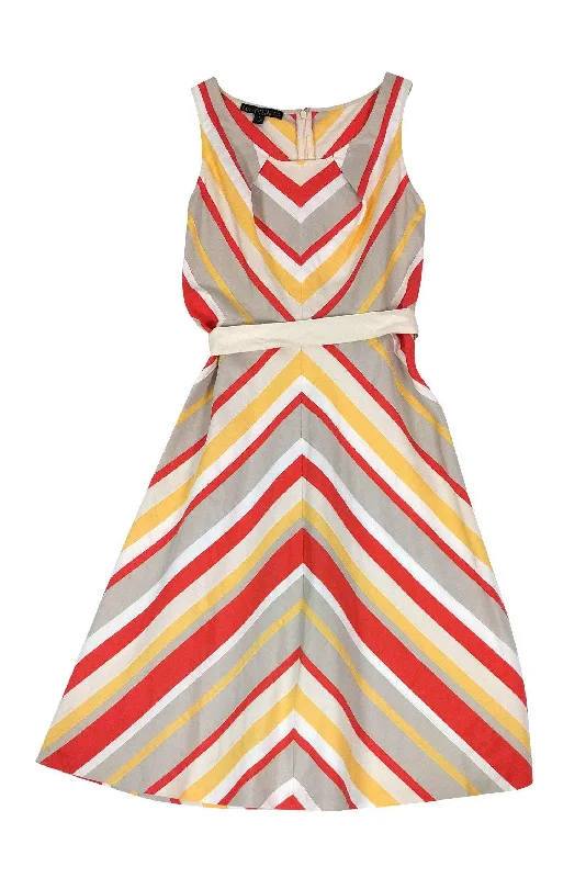 Pleated Women Dress with a Timeless and Elegant Texture Pleated Women Dress with a Timeless and Elegant Texture Lafayette 148 - Chevron Striped Dress Sz 0