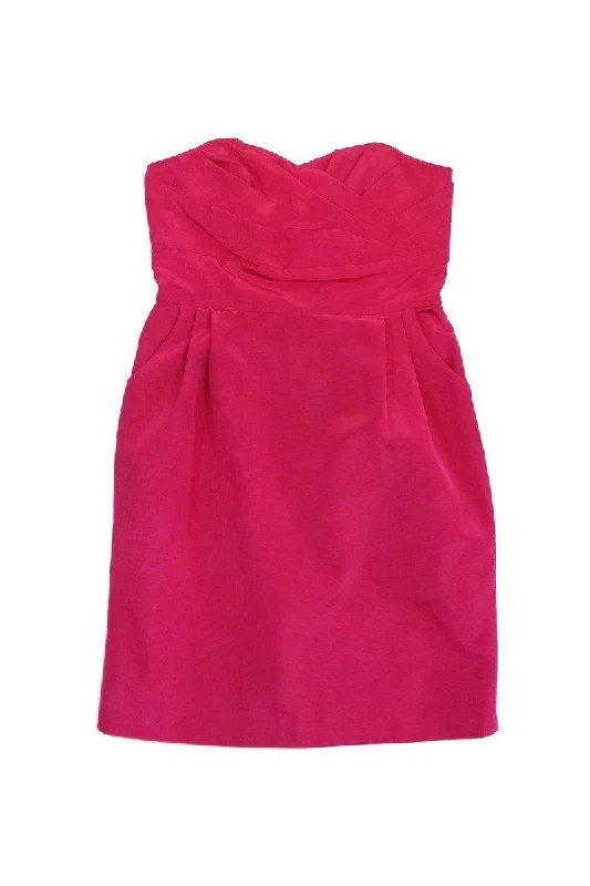 Mini Women Dress with a Short Hem for a Young and Trendy Style Mini Women Dress with a Short Hem for a Young and Trendy Style Lula Kate - Pink Pleat Detail Strapless Dress Sz 8 Mini Women Dress with a Short Hem for a Young and Trendy Style Mini Women Dress with a Short Hem for a Young and Trendy Style Lula Kate - Pink Pleat Detail Strapless Dress Sz 8
