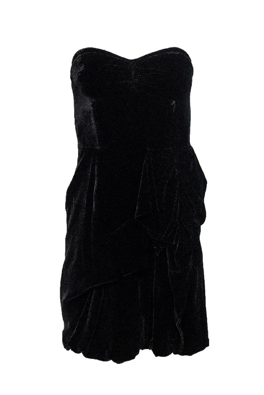 Long - Sleeve Women Dress in Velvet for a Luxurious Winter Look Long - Sleeve Women Dress in Velvet for a Luxurious Winter Look Marc by Marc Jacobs - Black Velvet Strapless Dress w/ Ruching Sz 4 Long - Sleeve Women Dress in Velvet for a Luxurious Winter Look Long - Sleeve Women Dress in Velvet for a Luxurious Winter Look Marc by Marc Jacobs - Black Velvet Strapless Dress w/ Ruching Sz 4