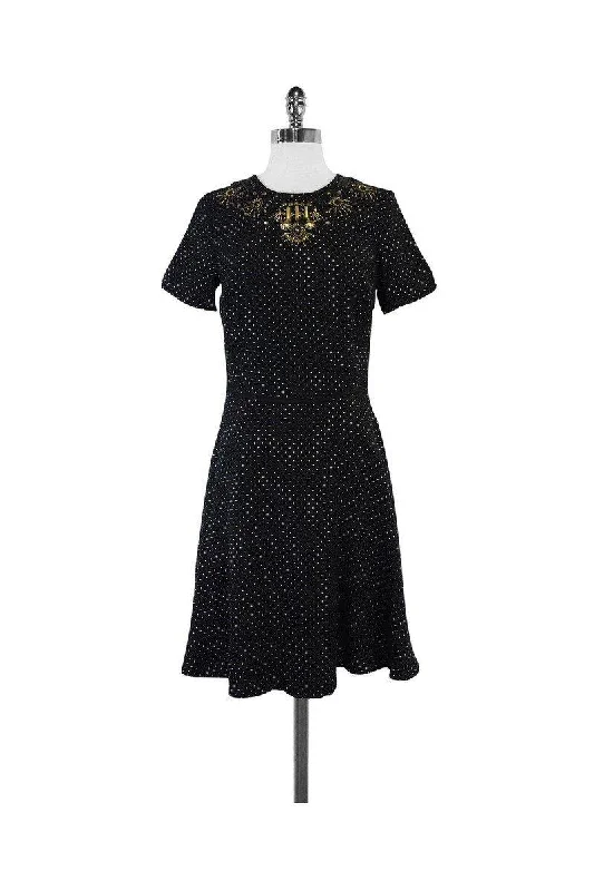 Empire Waist Women Dress to Accentuate the Bust and Conceal the Waist Empire Waist Women Dress to Accentuate the Bust and Conceal the Waist Marchesa Voyage - Black & Gold Dress Sz 6 Empire Waist Women Dress to Accentuate the Bust and Conceal the Waist Empire Waist Women Dress to Accentuate the Bust and Conceal the Waist Marchesa Voyage - Black & Gold Dress Sz 6