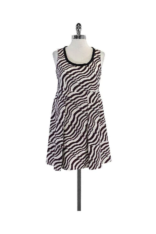 Plus Size Women Dress with a Flattering A - Line Cut for Comfort and Style Plus Size Women Dress with a Flattering A - Line Cut for Comfort and Style Marni - White & Maroon Bird Tessellation Cotton Dress Sz 6 Plus Size Women Dress with a Flattering A - Line Cut for Comfort and Style Plus Size Women Dress with a Flattering A - Line Cut for Comfort and Style Marni - White & Maroon Bird Tessellation Cotton Dress Sz 6