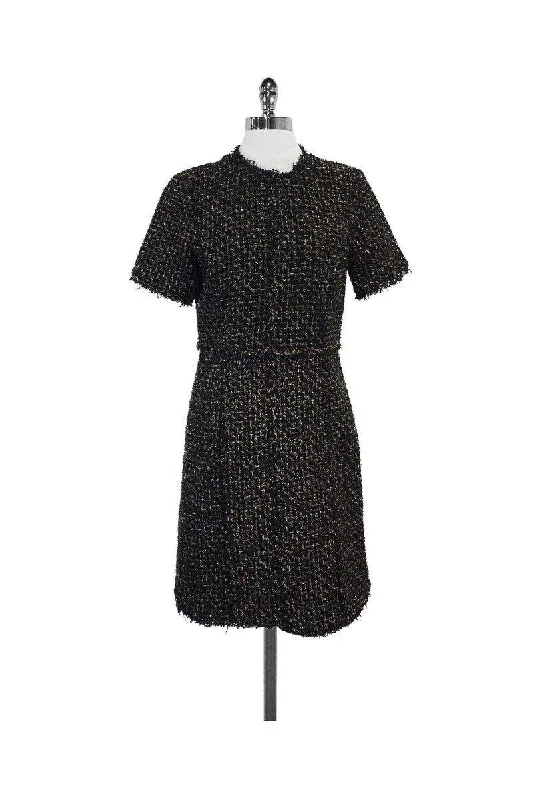 Halter Neck Women Dress to Show Off the Shoulders and Neckline Halter Neck Women Dress to Show Off the Shoulders and Neckline Michael Kors - Black & Gold Wool Short Sleeve Dress Sz 8