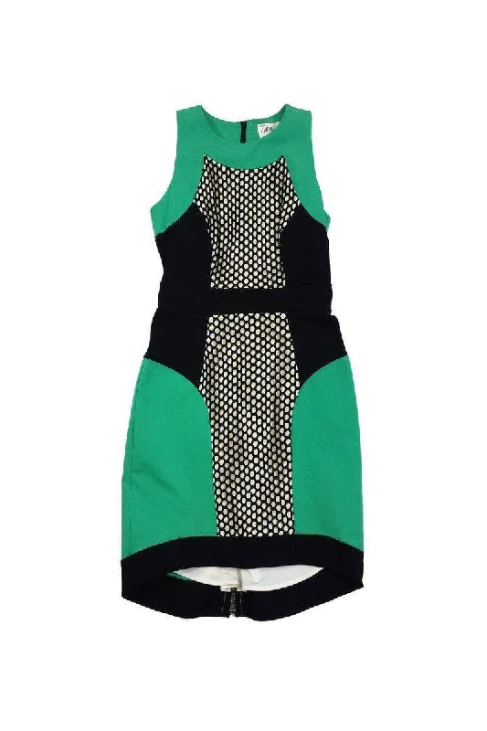 Shift Women Dress with a Simple and Classic Design for Everyday Wear Shift Women Dress with a Simple and Classic Design for Everyday Wear Milly - Green, Black & White Eyelet Colorblock Dress Sz 0 Shift Women Dress with a Simple and Classic Design for Everyday Wear Shift Women Dress with a Simple and Classic Design for Everyday Wear Milly - Green, Black & White Eyelet Colorblock Dress Sz 0