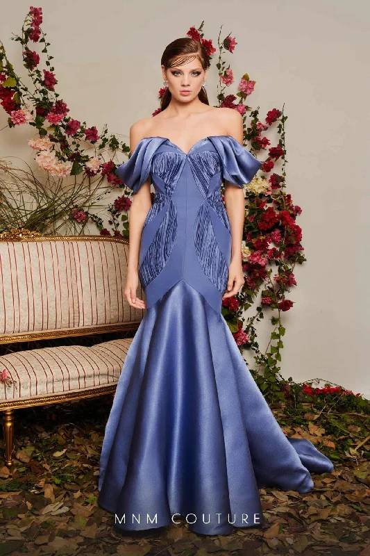 Pleated Women Dress with a Timeless and Elegant Texture Pleated Women Dress with a Timeless and Elegant Texture MNM Couture N0493