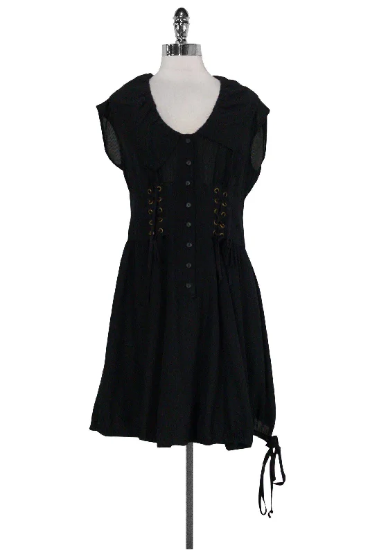 Empire Waist Women Dress to Accentuate the Bust and Conceal the Waist Empire Waist Women Dress to Accentuate the Bust and Conceal the Waist Nanette Lepore - Black Silk Corset-Style Dress Sz 8