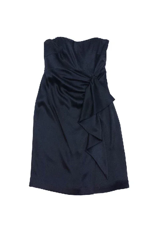 Backless Women Dress for a Sexy and Alluring Look at Evening Events Backless Women Dress for a Sexy and Alluring Look at Evening Events Nicole Miller - Black Silk Bow Front Strapless Dress Sz 4 Backless Women Dress for a Sexy and Alluring Look at Evening Events Backless Women Dress for a Sexy and Alluring Look at Evening Events Nicole Miller - Black Silk Bow Front Strapless Dress Sz 4