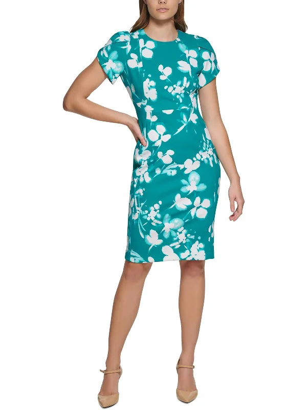 Halter Neck Women Dress to Show Off the Shoulders and Neckline Halter Neck Women Dress to Show Off the Shoulders and Neckline Petites Womens Printed Above Knee Sheath Dress
