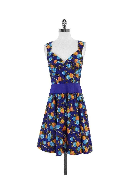 Halter Neck Women Dress to Show Off the Shoulders and Neckline Halter Neck Women Dress to Show Off the Shoulders and Neckline Plenty by Tracy Reese - Blue Floral Cotton Dress Sz 8 Halter Neck Women Dress to Show Off the Shoulders and Neckline Halter Neck Women Dress to Show Off the Shoulders and Neckline Plenty by Tracy Reese - Blue Floral Cotton Dress Sz 8