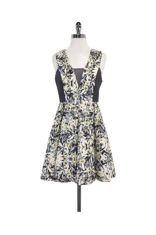 Strapless Women Dress with a Built - in Bra for Comfort and Support Strapless Women Dress with a Built - in Bra for Comfort and Support Rebecca Taylor - Grey Panel Prism Print Silk Dress Sz 6 Strapless Women Dress with a Built - in Bra for Comfort and Support Strapless Women Dress with a Built - in Bra for Comfort and Support Rebecca Taylor - Grey Panel Prism Print Silk Dress Sz 6