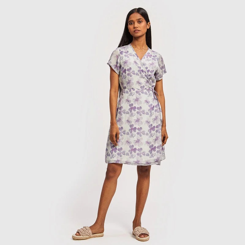Strapless Women Dress with a Built - in Bra for Comfort and Support Strapless Women Dress with a Built - in Bra for Comfort and Support Bemberg Crepe Maxi Dress | Floral Print | Lilac Strapless Women Dress with a Built - in Bra for Comfort and Support Strapless Women Dress with a Built - in Bra for Comfort and Support Bemberg Crepe Maxi Dress | Floral Print | Lilac