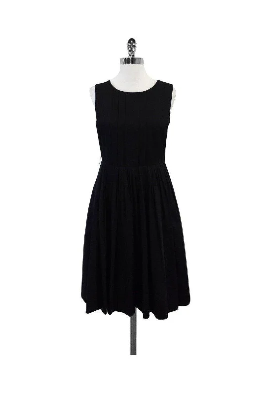 Off - the - Shoulder Women Dress for a Romantic and Feminine Look Off - the - Shoulder Women Dress for a Romantic and Feminine Look Robert Rodriguez - Black Cotton & Silk Sleeveless Dress Sz 2 Off - the - Shoulder Women Dress for a Romantic and Feminine Look Off - the - Shoulder Women Dress for a Romantic and Feminine Look Robert Rodriguez - Black Cotton & Silk Sleeveless Dress Sz 2