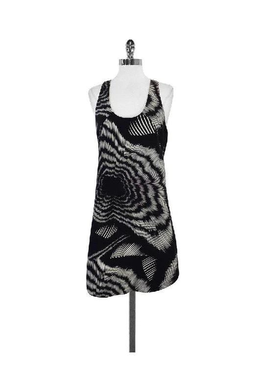Off - the - Shoulder Women Dress for a Romantic and Feminine Look Off - the - Shoulder Women Dress for a Romantic and Feminine Look Robert Rodriguez - Black & White Sleeveless Silk Dress Sz 6 Off - the - Shoulder Women Dress for a Romantic and Feminine Look Off - the - Shoulder Women Dress for a Romantic and Feminine Look Robert Rodriguez - Black & White Sleeveless Silk Dress Sz 6