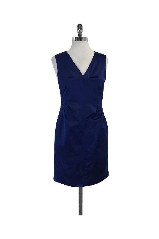 Sleeveless Women Dress in Bright Colors for Summer Parties Sleeveless Women Dress in Bright Colors for Summer Parties Robert Rodriguez - Blue Sleeveless Satin V-Neck Dress Sz 2 Sleeveless Women Dress in Bright Colors for Summer Parties Sleeveless Women Dress in Bright Colors for Summer Parties Robert Rodriguez - Blue Sleeveless Satin V-Neck Dress Sz 2