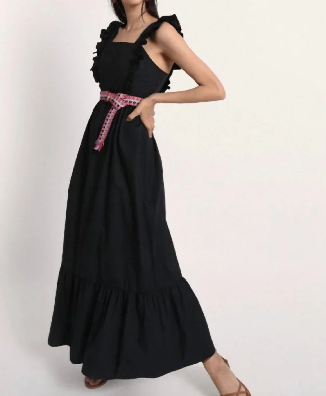 Maxi Women Dress with Floral Print for a Bohemian Vibe Maxi Women Dress with Floral Print for a Bohemian Vibe Ruffled Sleeveless Long Dress In Black Maxi Women Dress with Floral Print for a Bohemian Vibe Maxi Women Dress with Floral Print for a Bohemian Vibe Ruffled Sleeveless Long Dress In Black